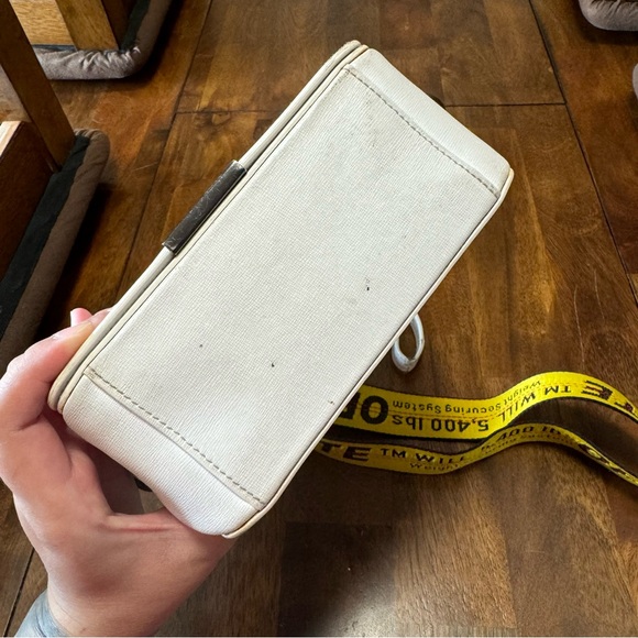Preloved Off White Diagonal Flap Bag - Picture 10 of 16